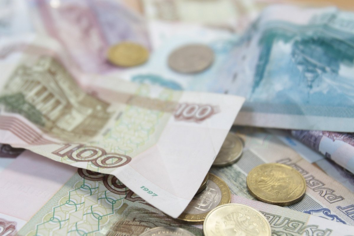 Путин подписал закон о повышении МРОТ с 1 июля до 7500 рублей в месяц