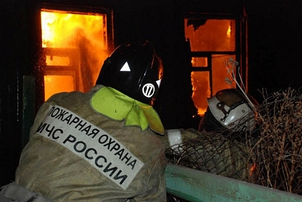 В посёлке Кировский благодаря оперативным и грамотным действиям огнеборцев спасены два человека