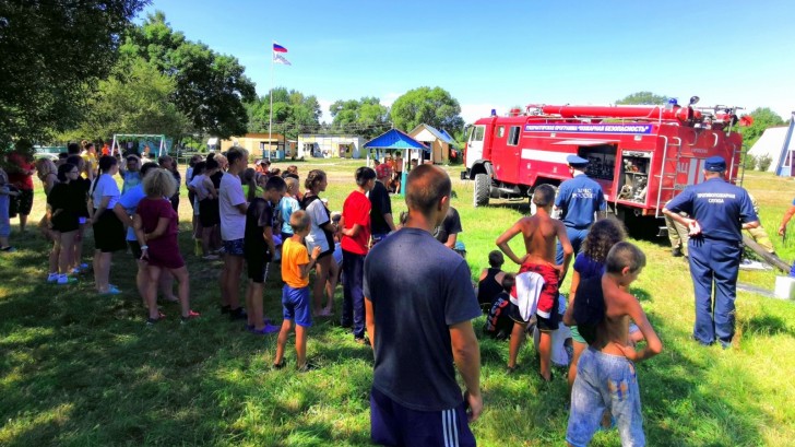 В Кировском районе сотрудники МЧС России провели пожарно-тактические учения в детском оздоровительном лагере «Мечта»