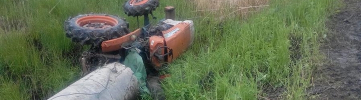 Придавленный трактором кировчанин пролежал почти сутки
