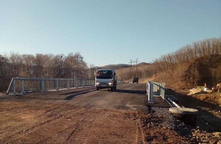 По новому мосту в Кировском районе открыто движение транспорта