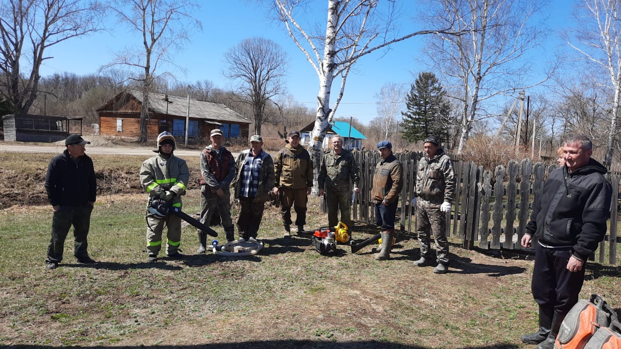 Тренировка по ликвидации природных пожаров, угрожающих населенным пунктам, прошла в Кировском районе