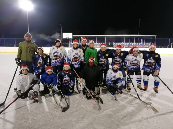Новогоднее поздравление от Хоккейной команды «Айсберг»