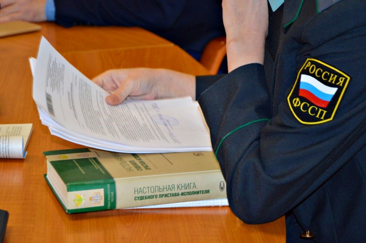 Судебные приставы Кировского района взыскали заработную плату с сельскохозяйственного кооператива