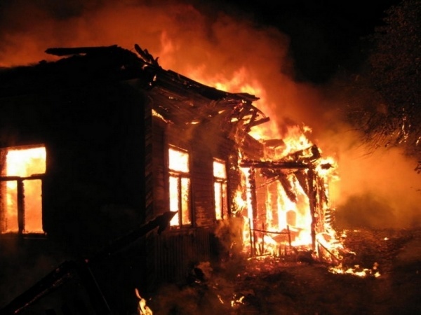 В cеле Марьяновка горел жилой дом и летняя кухня