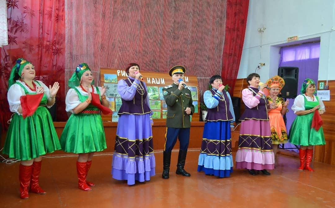 2 октября творческие коллективы районного Дома культуры поздравили жителей Межгорья со 120-летним юбилеем села