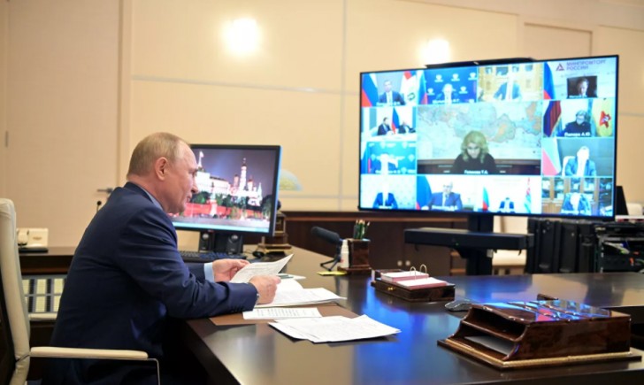 Путин объявил о нерабочих днях с 30 октября по 7 ноября.Выходные из-за COVID-19 могут быть продлены