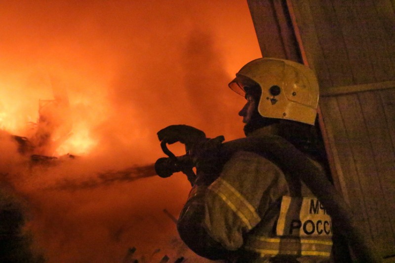 Огнеборцы ликвидировали возгорание частного дома в Кировском районе