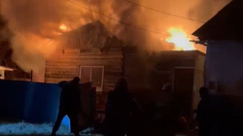 Огнеборцы ликвидировали возгорание пристройки частного дома в посёлке Кировский