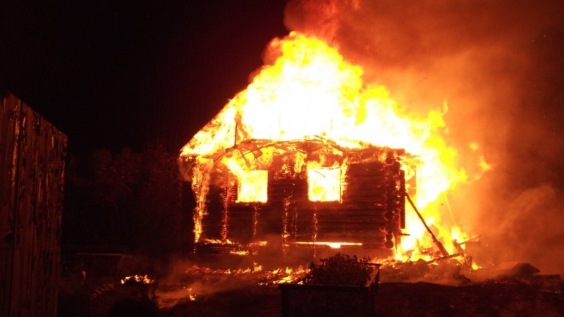 Пожарные ликвидировали возгорание частного дома в кп. Г...