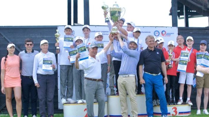 Школьники из Горных Ключей выиграли сразу пять медалей во Всероссийской школьной лиге гольфа в Москве