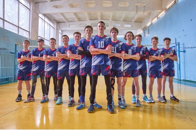 Кировские волейболисты оттачивают навыки перед предстоя...